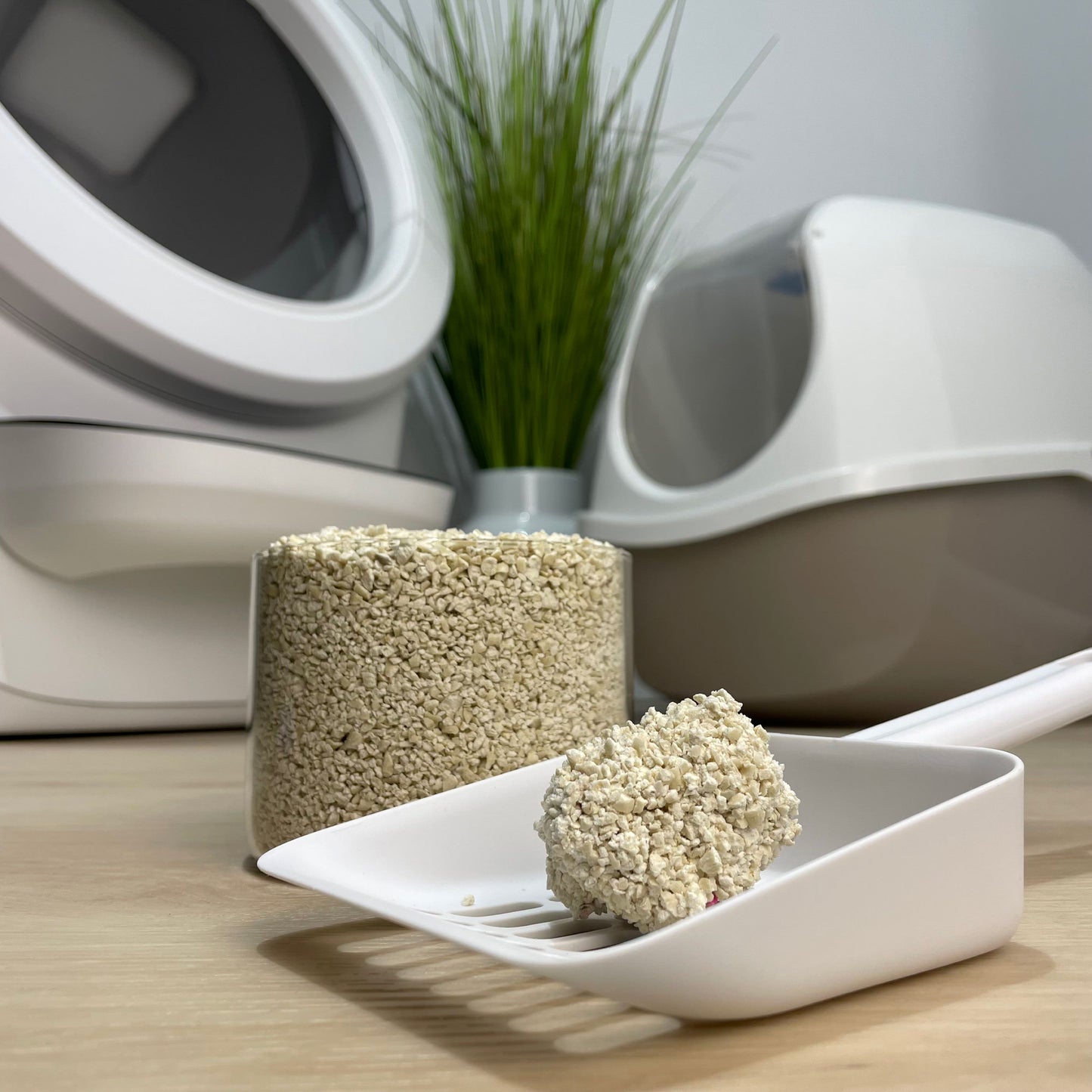 Easy to scoop and works with self cleaning litter boxes, forms tight clumps that stay together